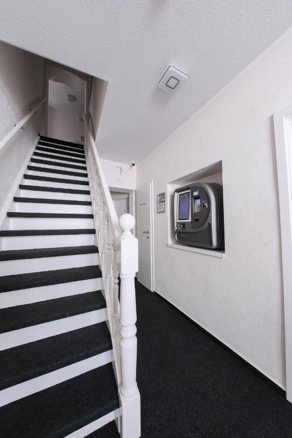 24/7 Selfcheckin Schmiedestrasse Hotell Leer Eksteriør bilde